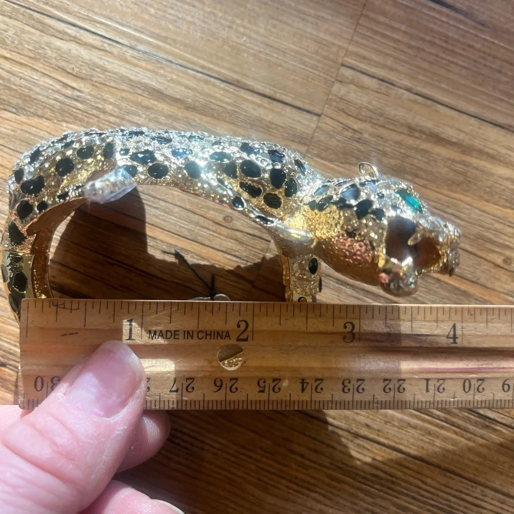 NWT Natasha Leopard Goldtone Bracelet Clamper - Heavy! - Picture 8 of 12